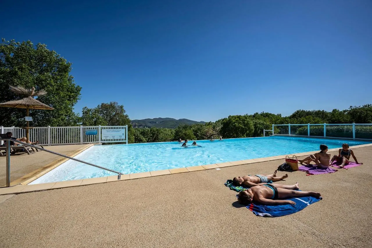 Charmant Camping Familiale 3 Etoiles Vue 360 Plage Piscine A Debordement Empl Xxl Labeaume 0*,