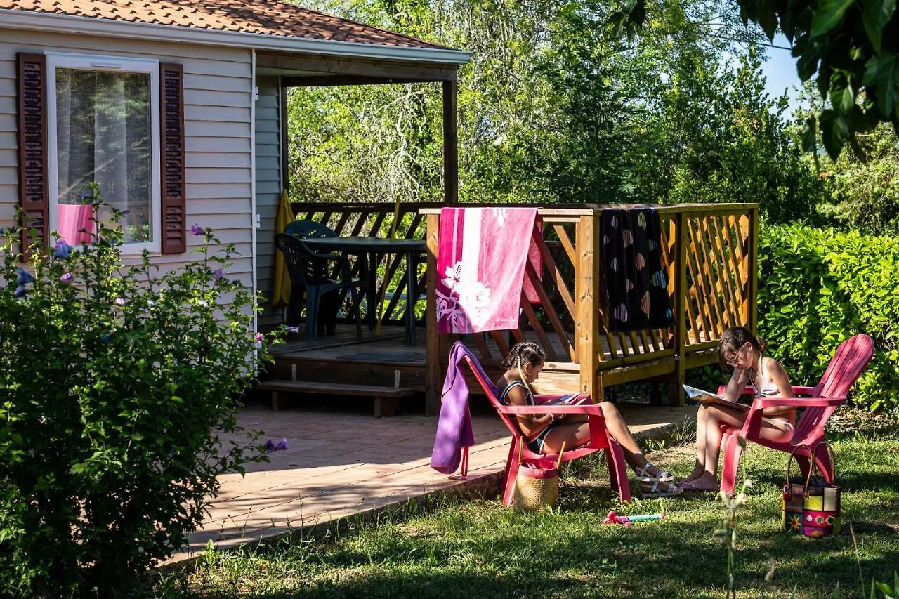 Charmant Camping Familiale 3 Etoiles Vue 360 Plage Piscine A Debordement Empl Xxl 라봄 0*,  프랑스